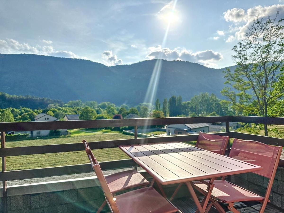 Charmant Appartement Avec Terrasse Parking Ispagnac Dış mekan fotoğraf